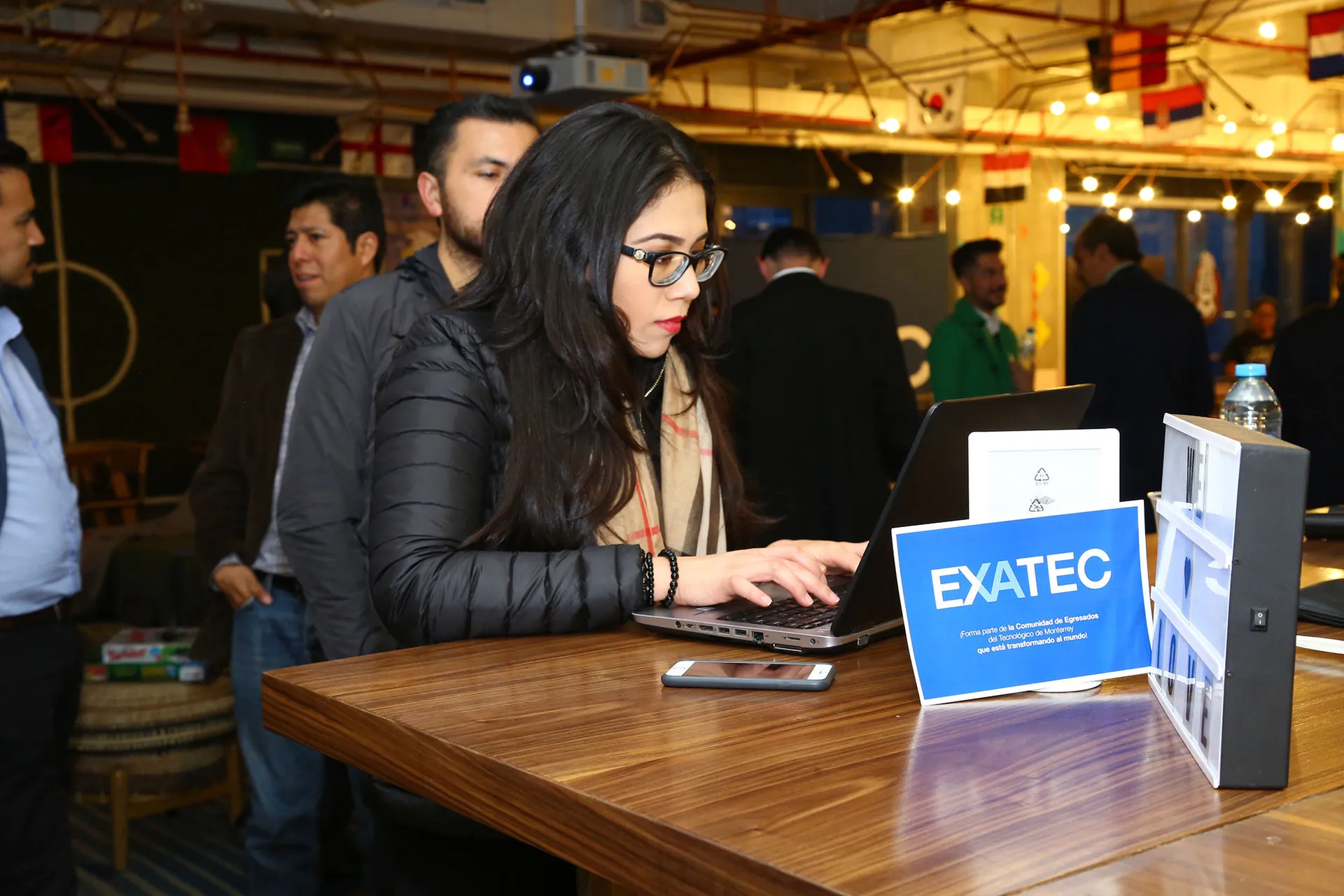 Egresada en evento de EXATEC Región CDMX