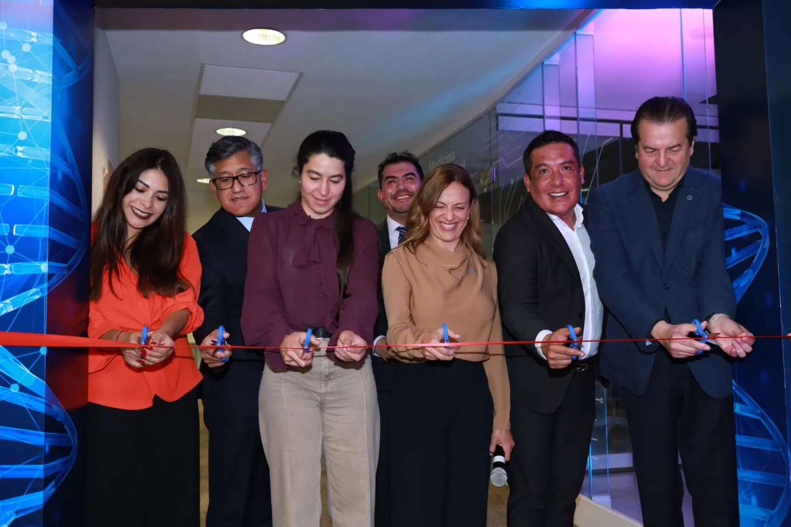 Autoridades del Tec CCM, ITRASIG y Distrito Tlalpan inauguran la Unidad de Innovación Genómica y Clínica en Ciudad de México.