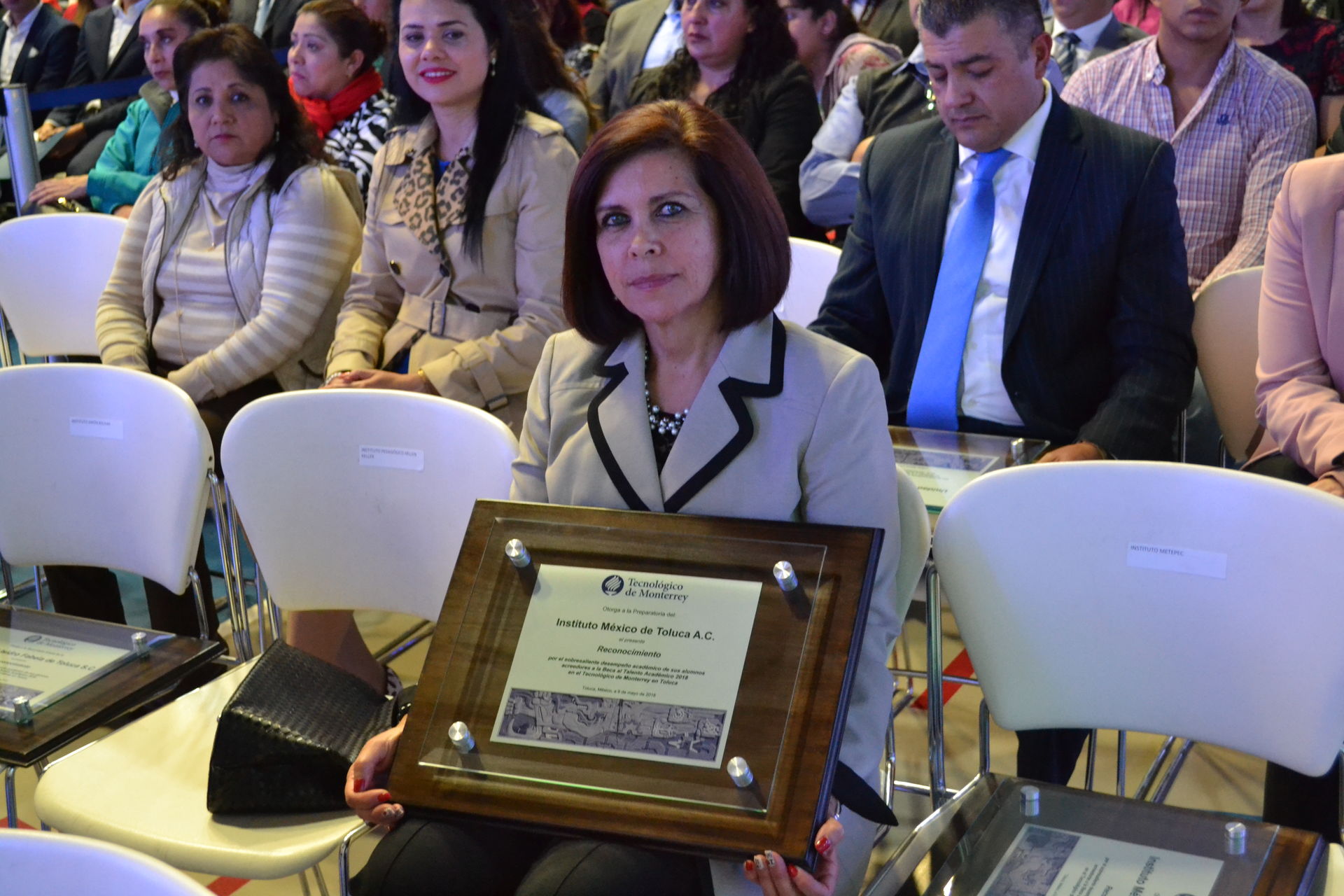 Las escuelas de donde provienen los alumnos recibieron un reconocimiento especial