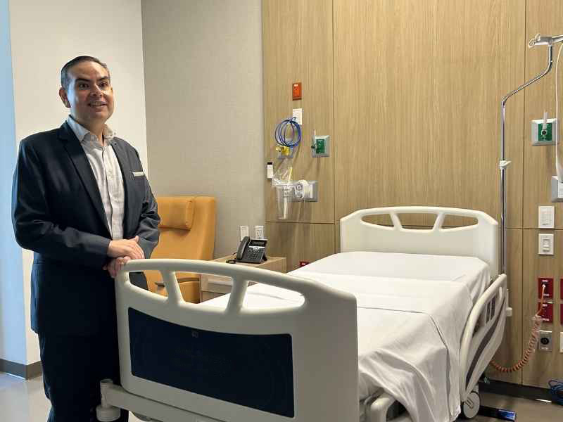 Dr. César Escareño, director del Servicio de Trasplantes de TecSalud, en la inauguración de la nueva Unidad de Trasplantes Multiorgánicos en el Hospital Zambrano Hellion.