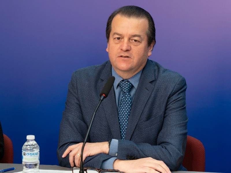 Dr. Luis Alonso Herrera Montalvo, decano nacional de la Escuela de Medicina y Ciencias de la Salud.