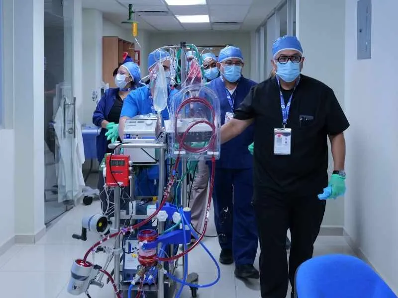 Ejercicio de simulación durante curso anual de ECMO 2025, impartido por TecSalud.