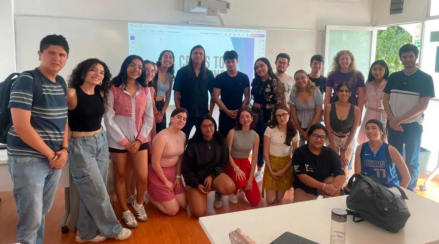 Estudiantes del Tec campus Qro impulsan un canal de diálogo entre Gallos Blancos y el grupo de animación la Resistencia Albiazul.