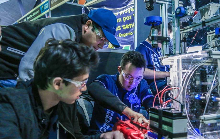 Jóvenes sonorenses reconocidos por la NASA en proyecto "Vuela sin cables"