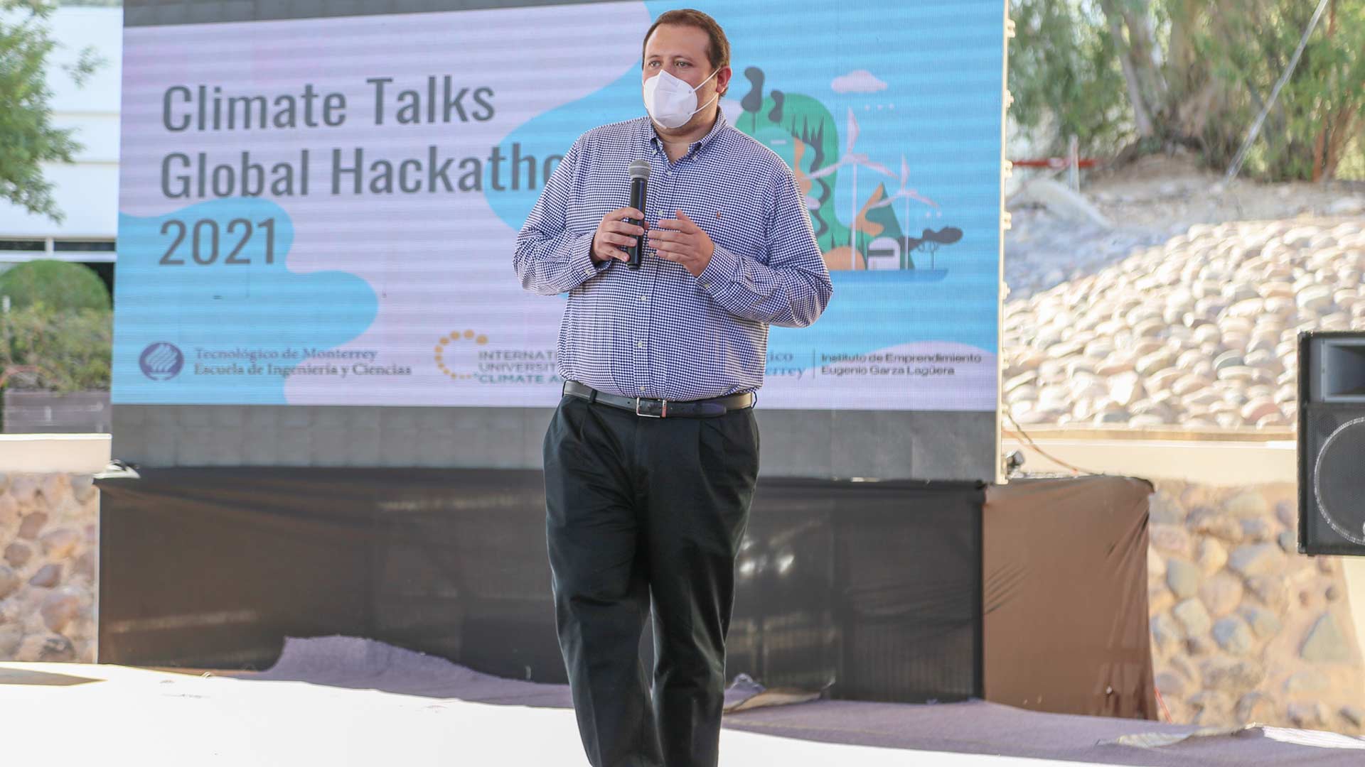 Tec participa en Hackathon por el planeta