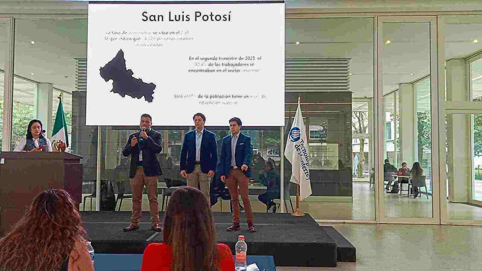 Eduardo Guevara, Sebastián Romero y Ricardo Carreño crean "Haz Paro", programa que combate el desempleo en San Luis Potosí.