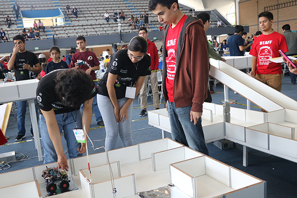 Equipo Delta en acción en el Torneo Mexicano de Robótica