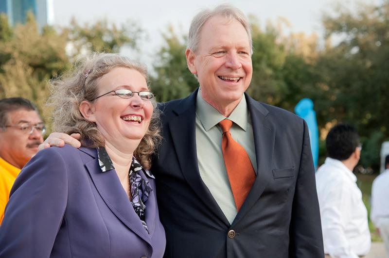 primer director James Mayux