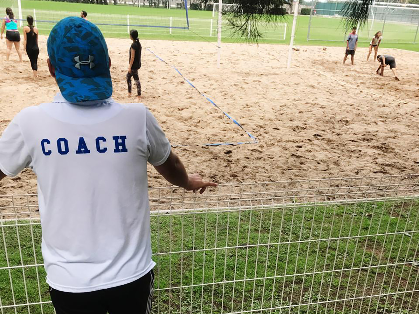 Coach del Tec Guadalajara, Juan Arana, escribió libro sobre cómo guiar a niños atletas.