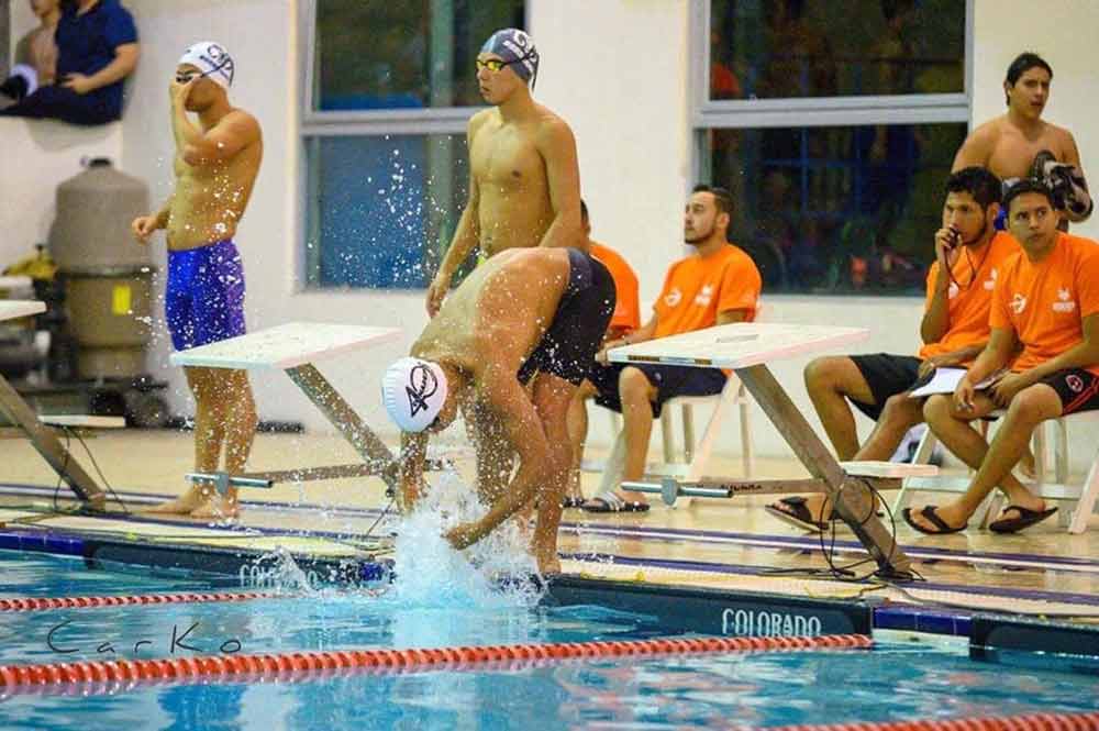 Nadador Tec Carlos Kossio campeonato Conadeip