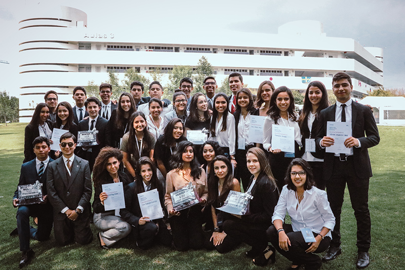 Alumnos participan en ONU