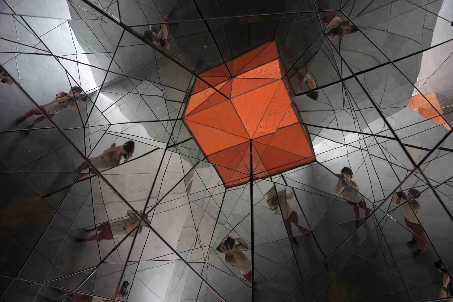La artista visual Julia Carrillo invita a plasmar la ciencia y el arte a través de un programa transdisciplinario dirigido para alumnos de Arte y Animación Digital.