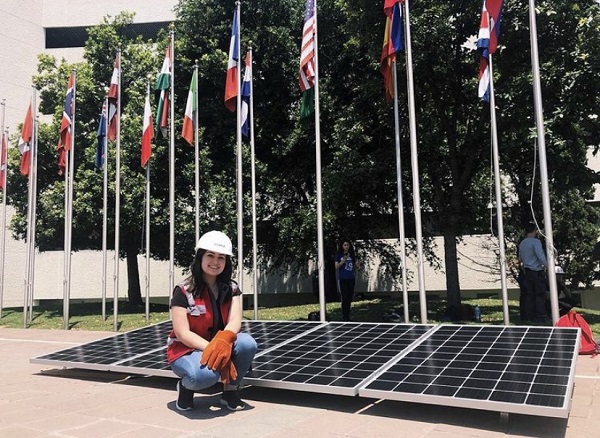 Andrea Balcázar Premio Mujer Tec