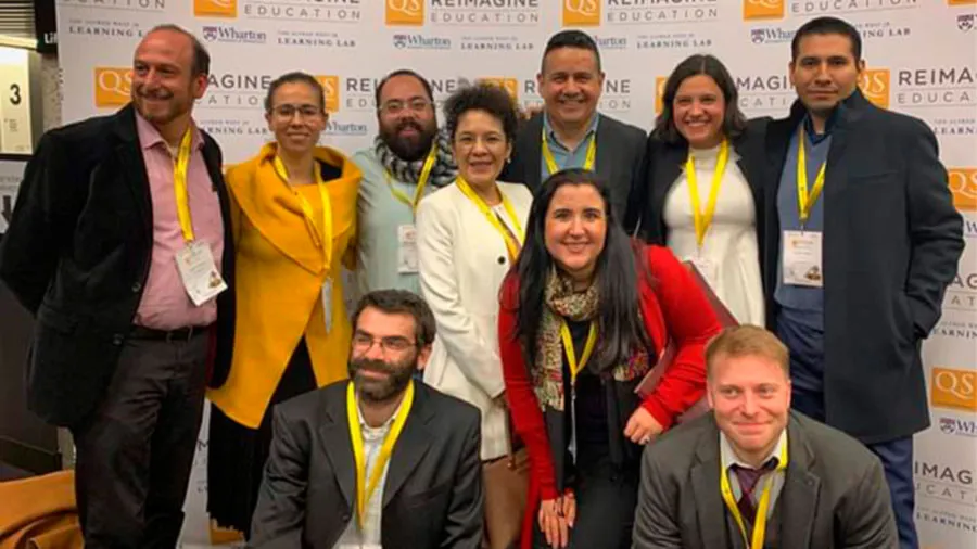 Profesor Damien Lesca junto otros maestros del Tec en Reimagine Education