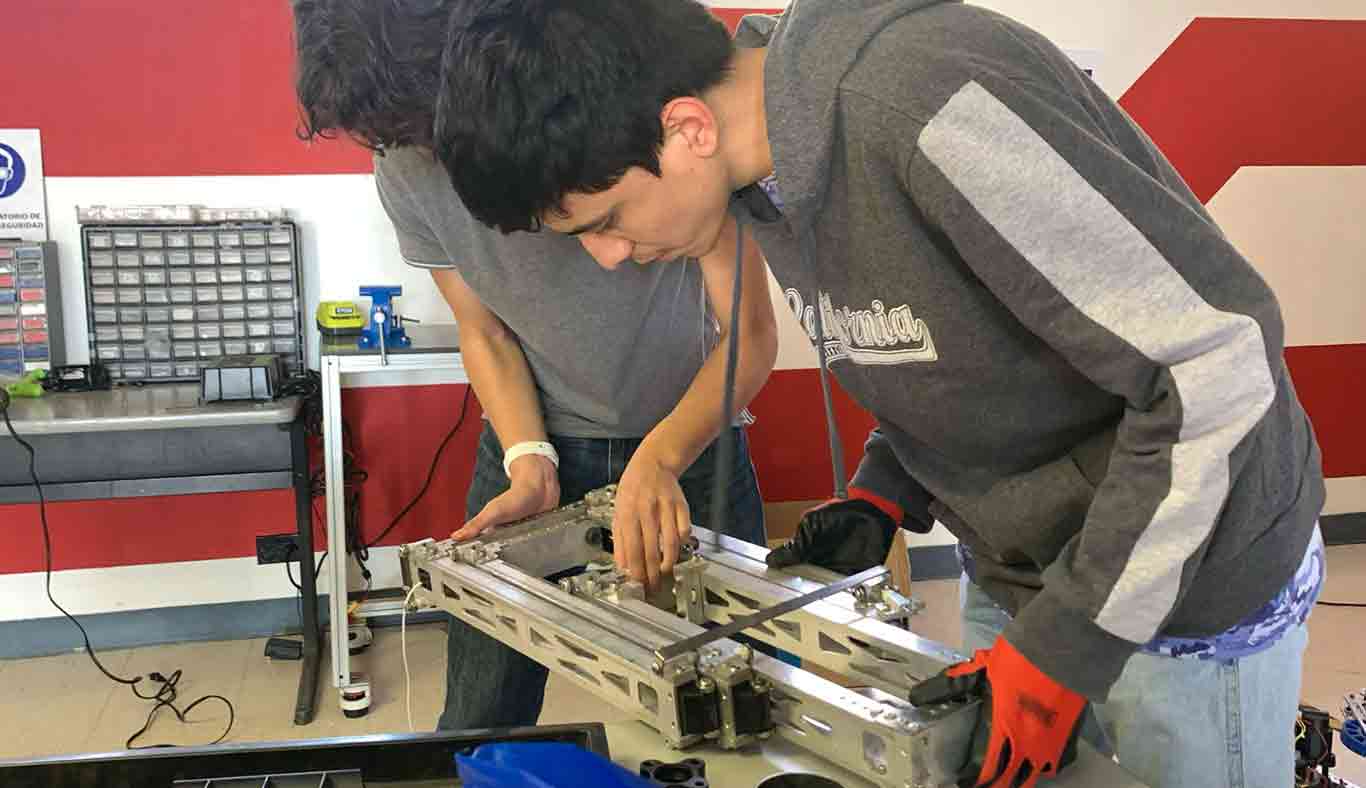 Rumbo al regional, equipo Juarense en FIRST Robotics en Laguna