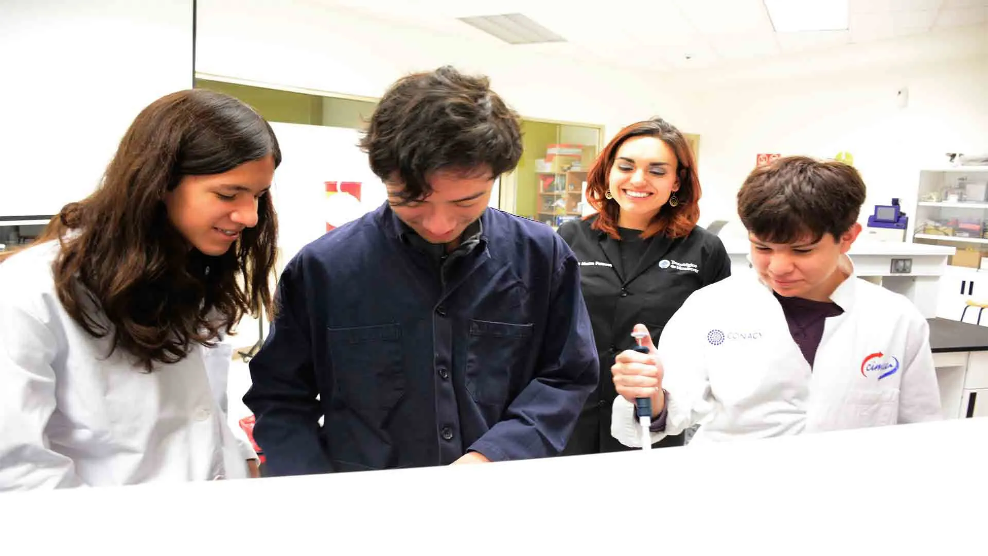 Silvia Lorena impulsa a sus alumnos al emprendimiento