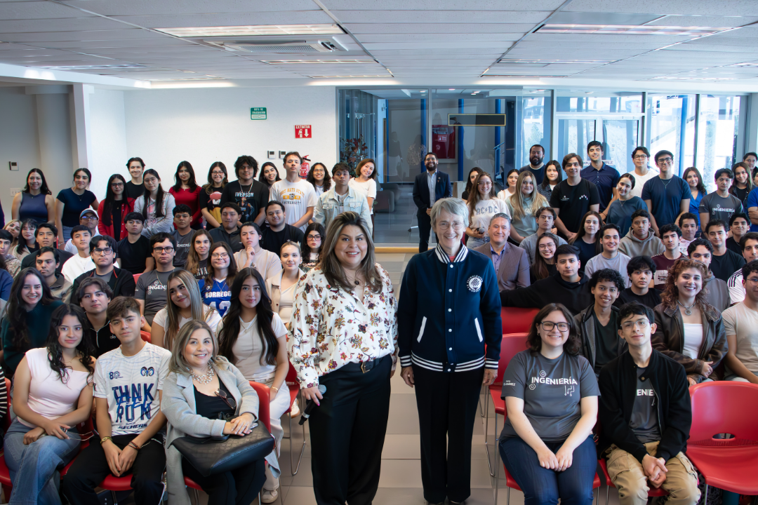 La Dra. Heather Wilson, presidenta de UTEP, y Judith Soto, directora del Tecnol&oacute;gico de Monterrey campus Ciudad Ju&aacute;rez, durante el encuentro con estudiantes