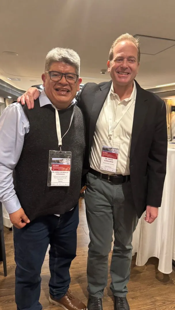 Membrillo y Guralnick en la ceremonia en Budapest