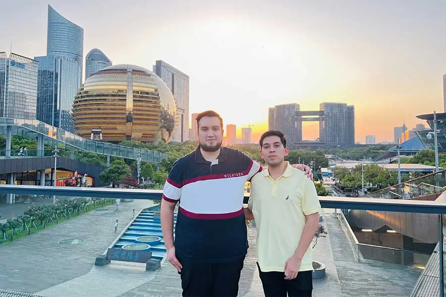 Octavio Alemán y Octavio Guerra en China