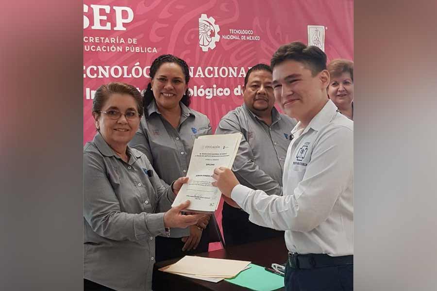 Adrián Pineda, Líder del Mañana campus Monterrey, octava generación reconocimiento