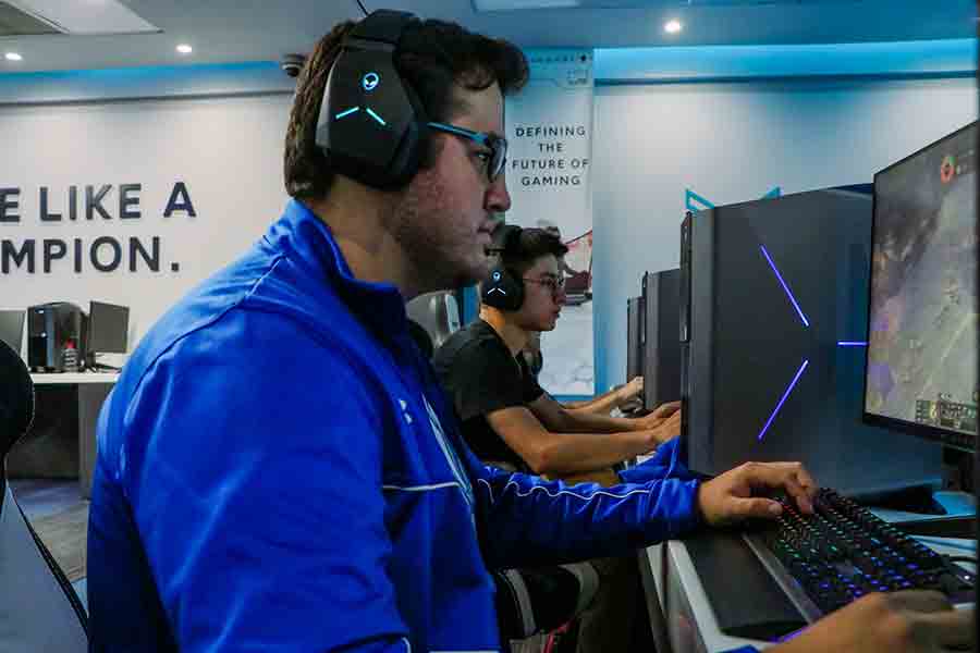 Alejandro es jugador de esports del Tec Guadalajara, bicampeón Conadeip y MVP.