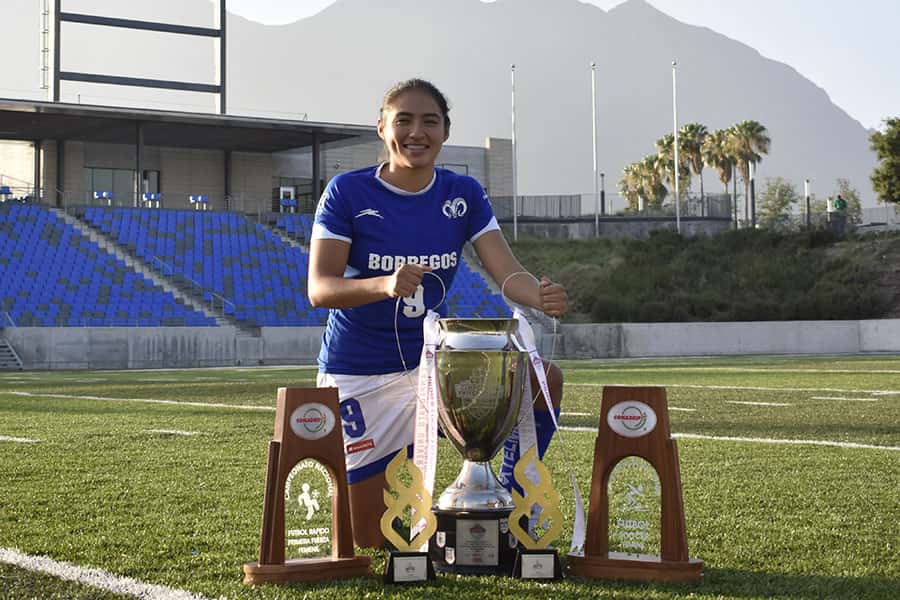 Aline Vera, integrante de Borregos Monterrey femenil de fútbol soccer y rápido