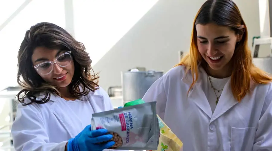 Mariana Fernández, estudiante de Ingeniería en Alimentos del Tec campus Qro, es una de las ganadoras de la prestigiosa beca Jim Page Memorial.
