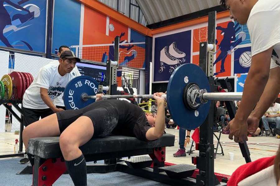Zazil García, alumna del Tec triunfa como novata en powerlifting