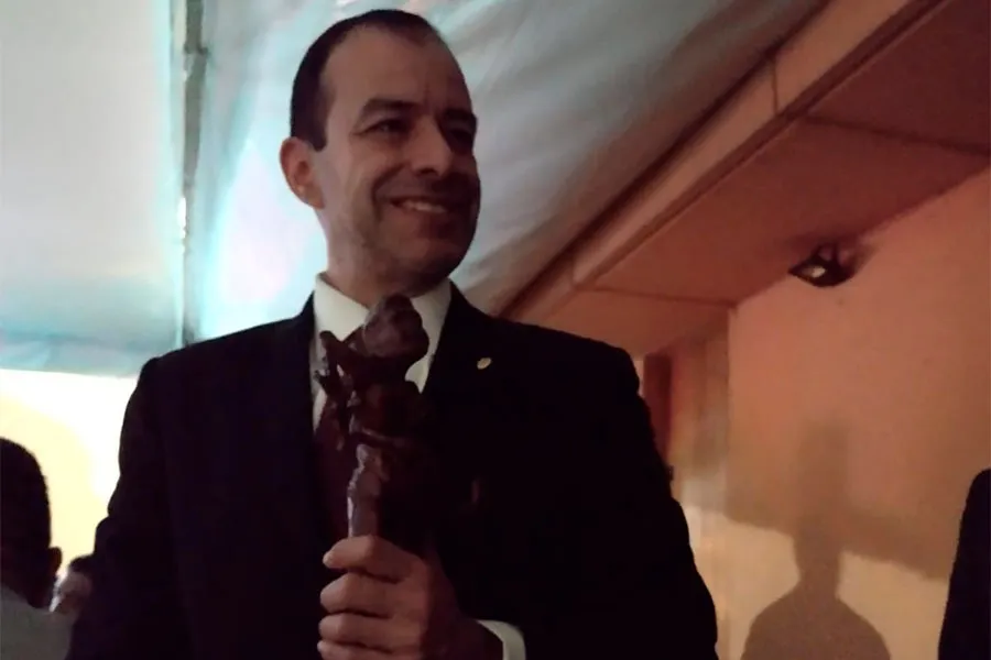 Profesor del Tec es reconocido por la Fundación Amantes de México