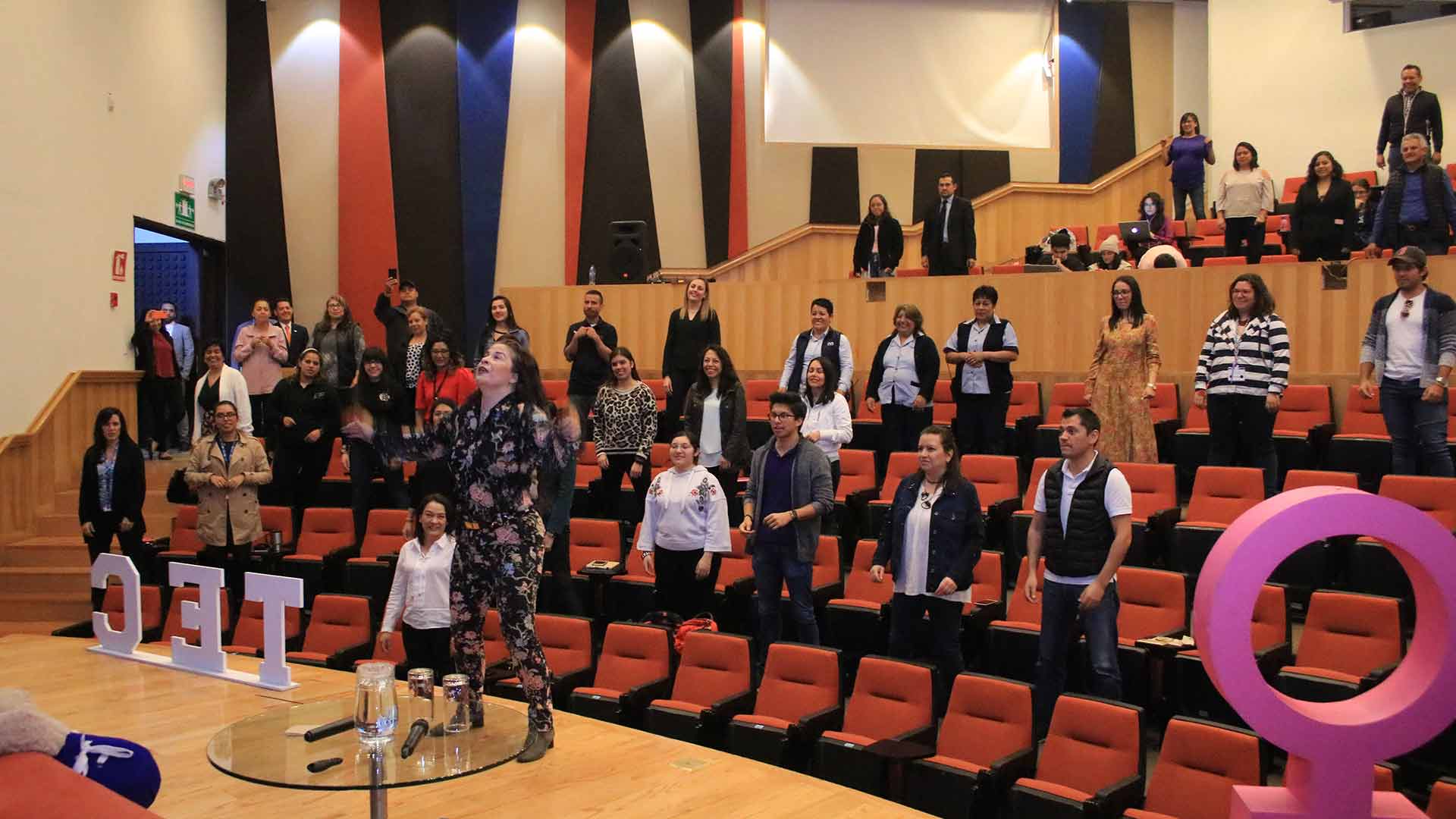 analy-actriz-doblaje-actividad-foro-dia-mujer-csf