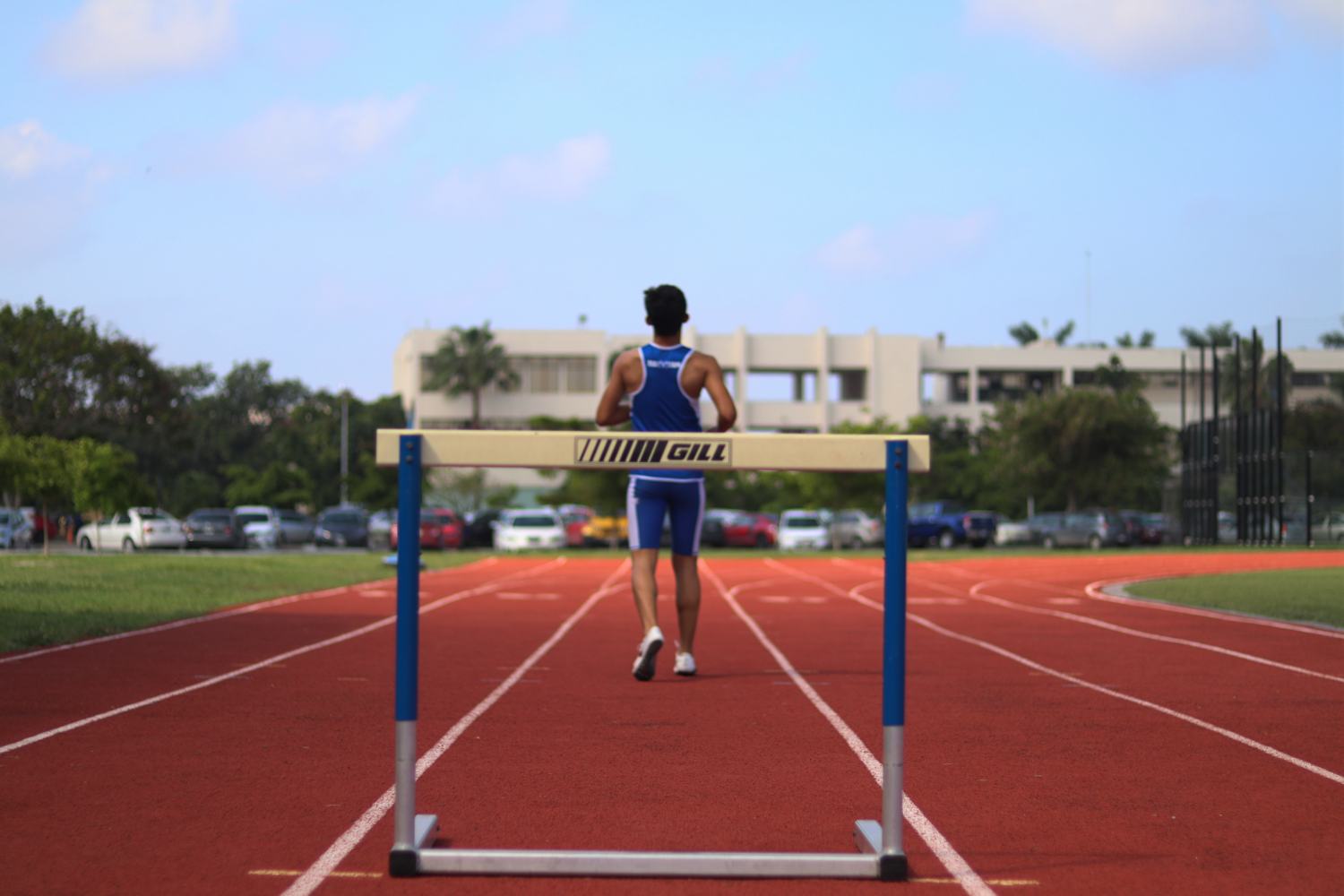 Andres Hots, alumno de PrepaTec, entrenando en el Tec de Monterrey campus Tampico.