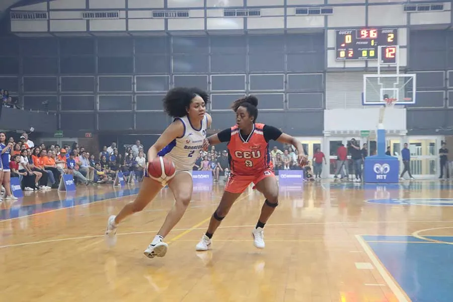 Anisa Jeffires, basquetbolista de Borregos Monterrey, en partido de 8 Grandes, será una de las representantes de la institución en los Juegos Panamericanos Junior.