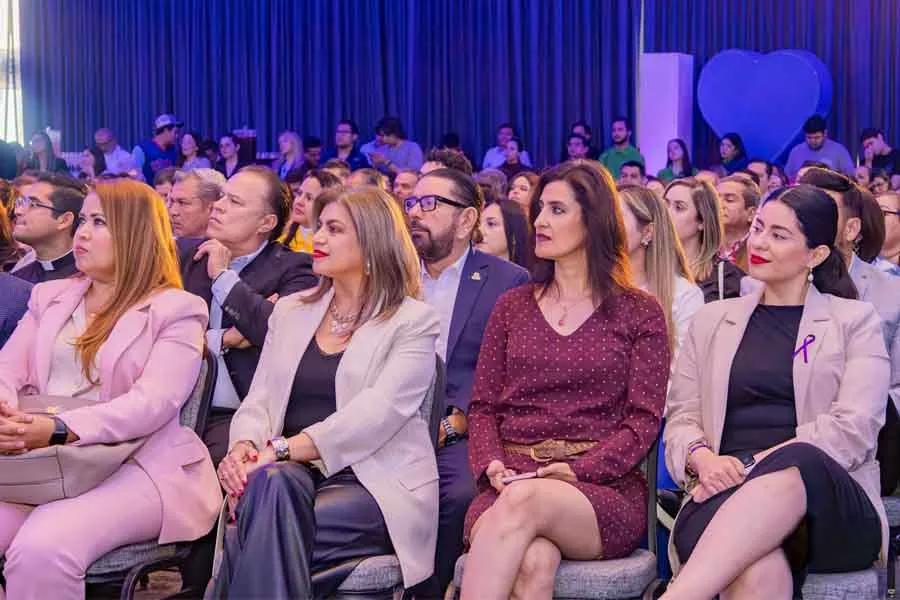 Al informe asistieron personalidades de gobierno, instituciones de asistencia privada y miembros de la comunidad Tec. Foto: Megan Angulo