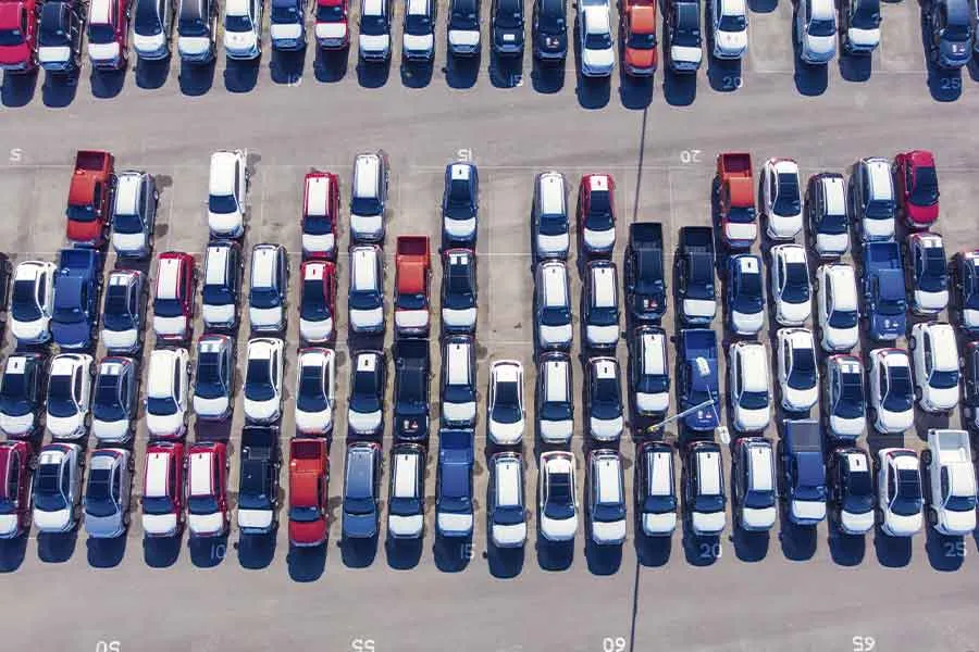 Automóviles en fábrica
