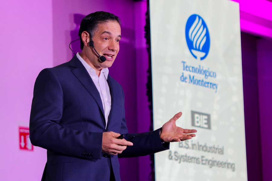 Tec campus Santa Fe tiene 4 nuevas carreras en inglés