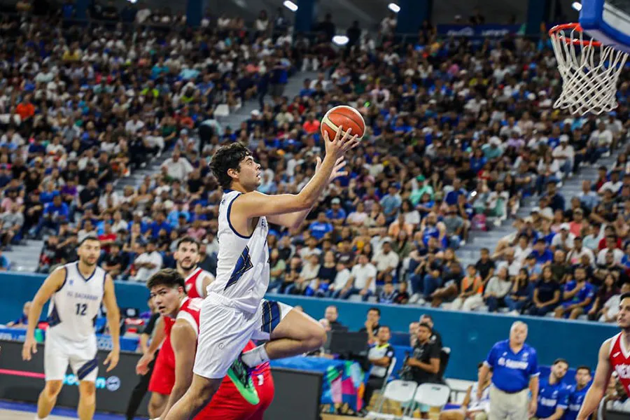 Borrego Tec juega con selección de básquetbol de El Salvador