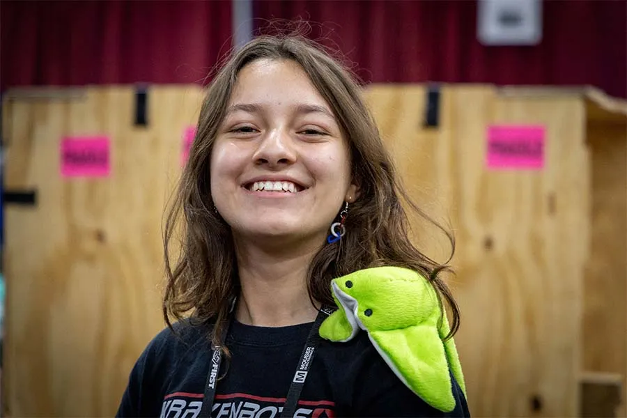 Camila la mariachi de FIRST