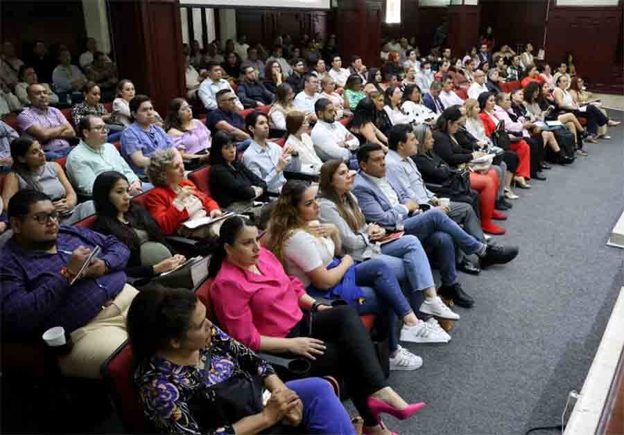 Capacitacion a funcionarios del Poder Judicial, por parte de la Clínica Nansen del Tec Guadalajara.