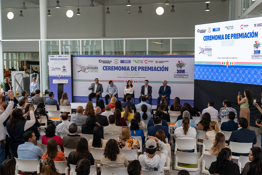 Ceremonia de premiación de concurso de cortometrajes.