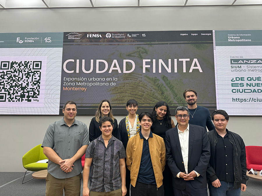 Andrea Martínez en la presentación del proyecto Ciudad Finita. Foto: Cortesía Andrea Martínez