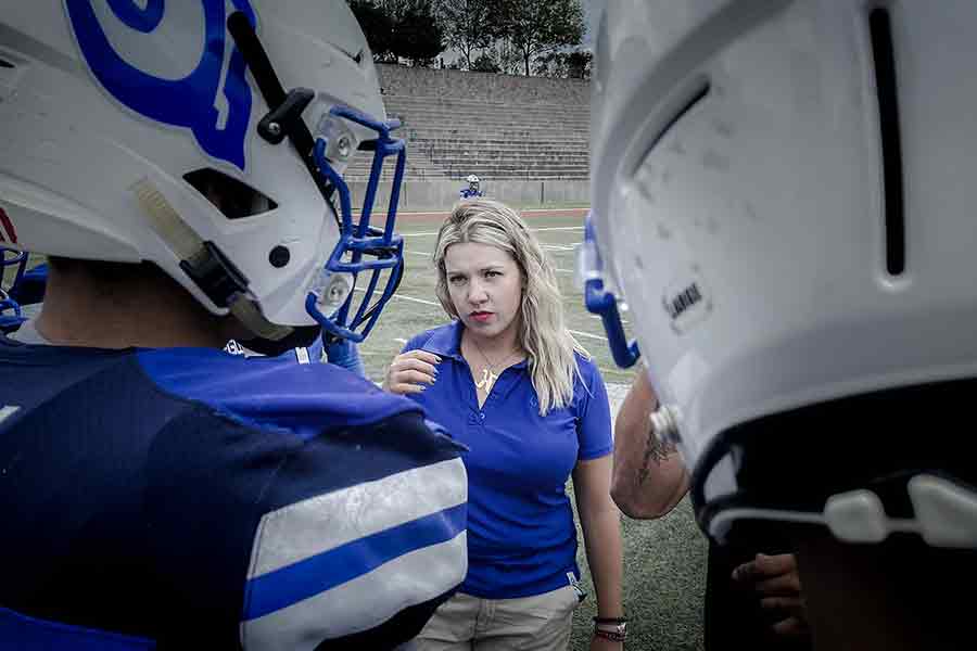 Arely Pérez es una de las primeras mujeres entrenadoras en equipos de Liga Mayor en la ONEFA