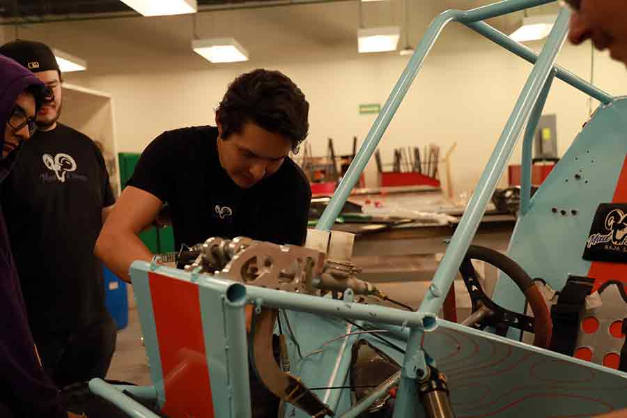 Competencia autos baja sae en la que participan alumnos del Tec Guadalajara.