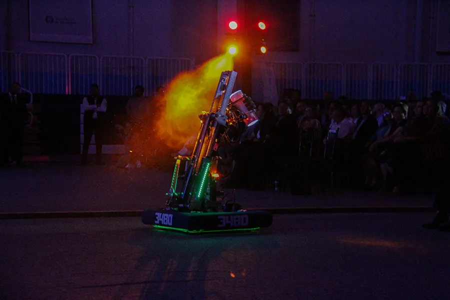 Robot del equipo Abtomat de PrepaTec León en el Informe Anual 2024