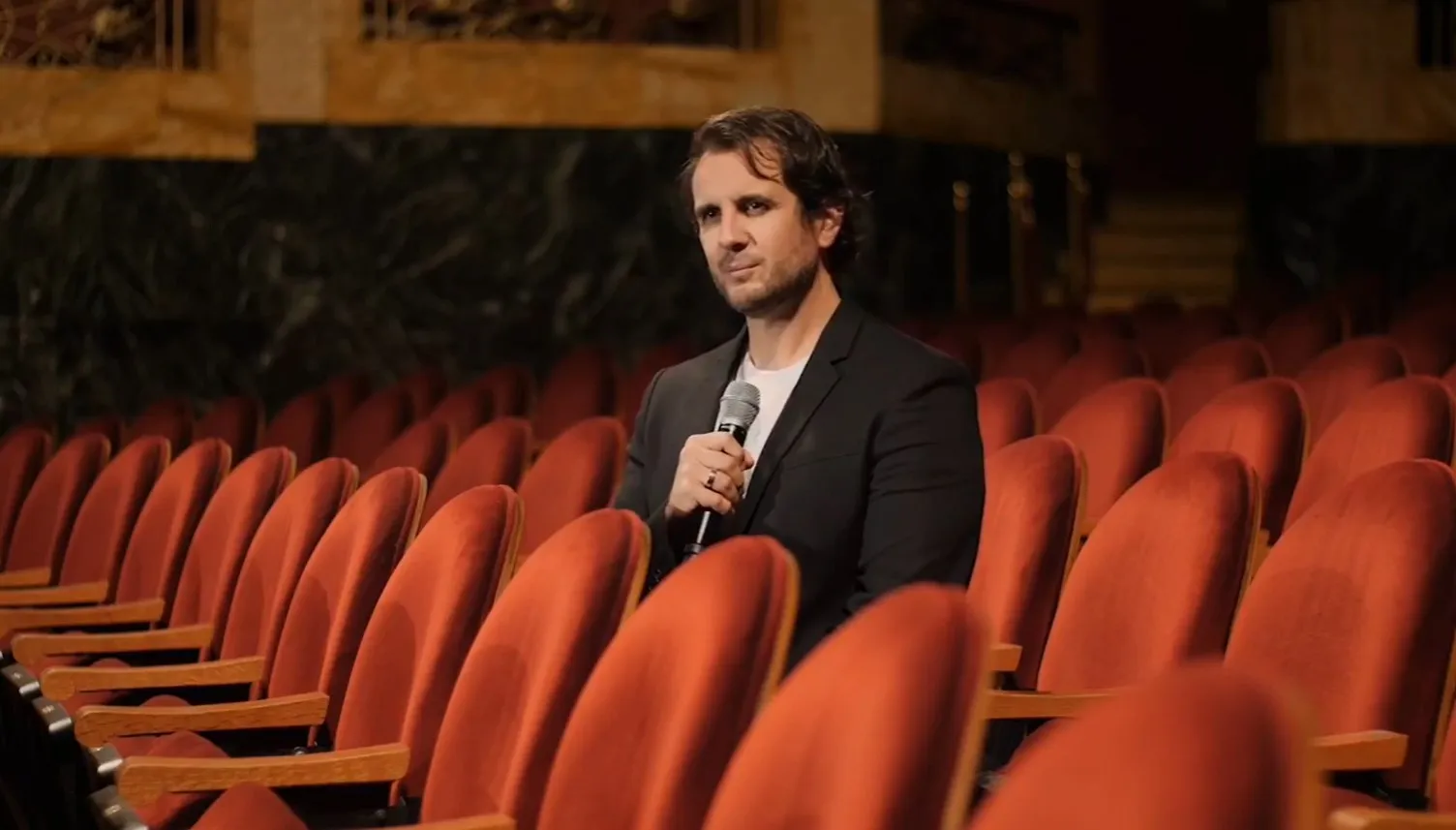 Egresado de la licenciatura en Psicología Organizacional del Tec, Carlos Quezada demostró su talento y calidad artística en esta velada con beneficio social.