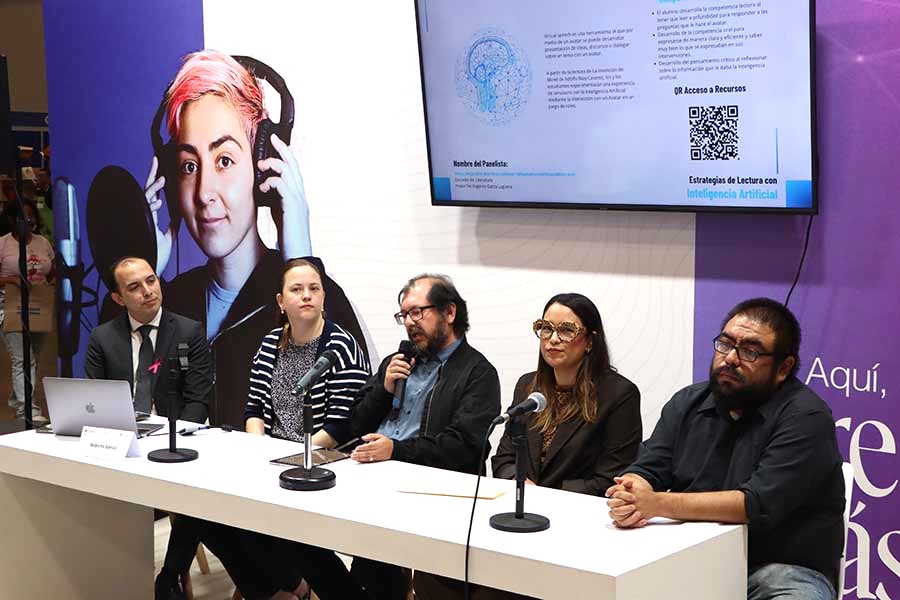 Panel técnicas de escritura con IA en la Feria del Libro. 