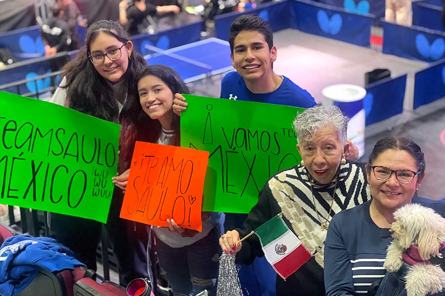 Saulo Juárez en Ping Pong World Cup 2024 con familiares y amigos