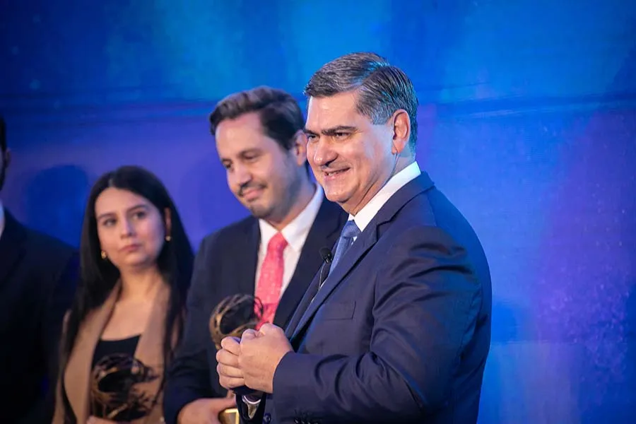 El rector y presidente ejecutivo del Tec, David Garza ofreció un mensaje a los profesores