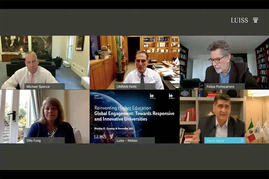David Garza en el panel Reinventing Higher Education