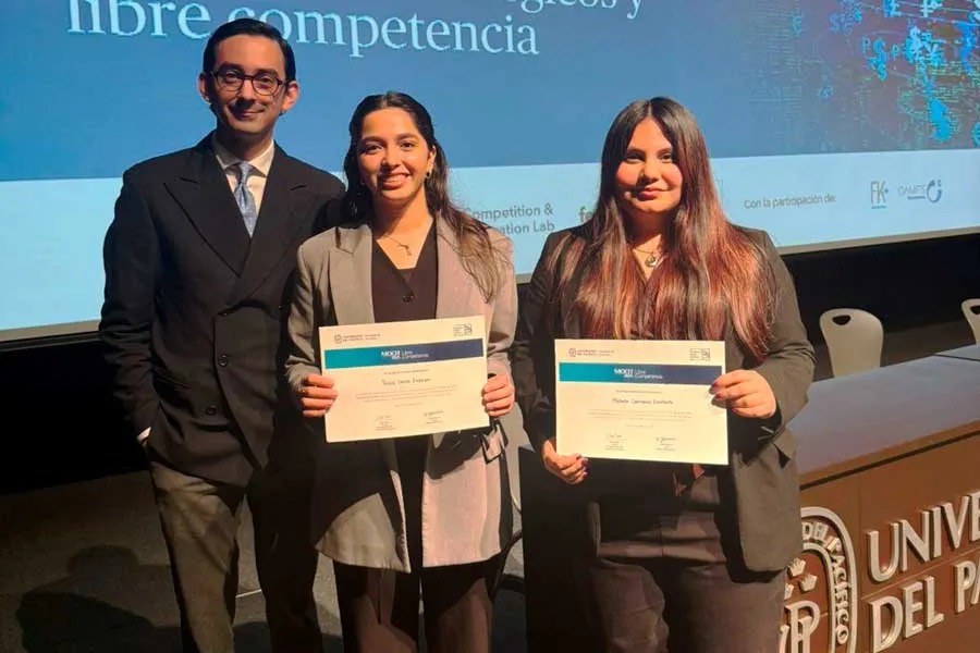 Debate, estudiantes Tec en competencia de Derecho.