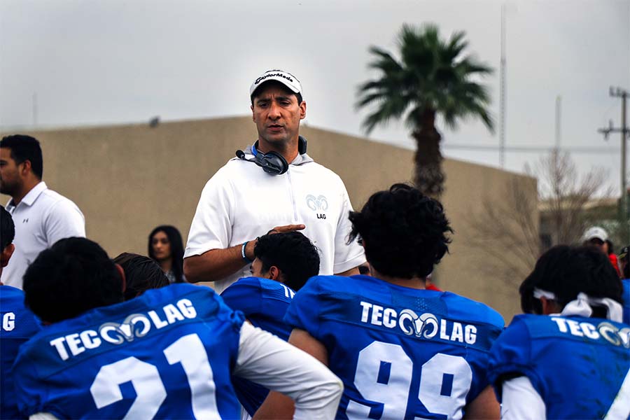 Ex jugador de NFL es ahora coach de Borregos Laguna juvenil